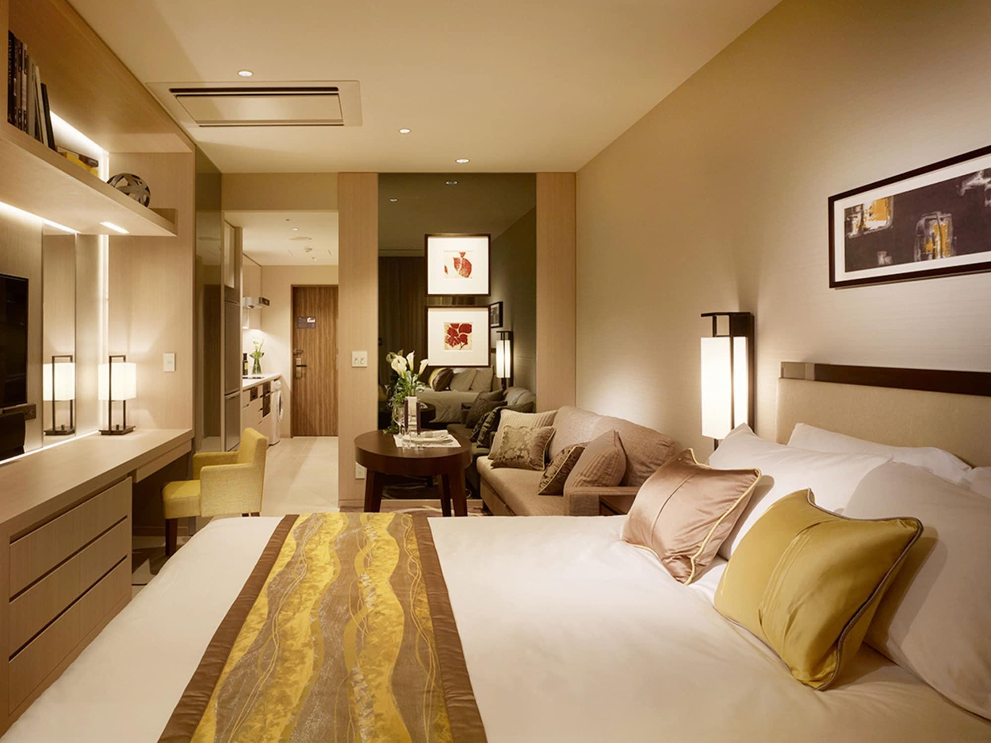 Oakwood Premier Tokyo Hotel Exterior photo A room at the hotel
