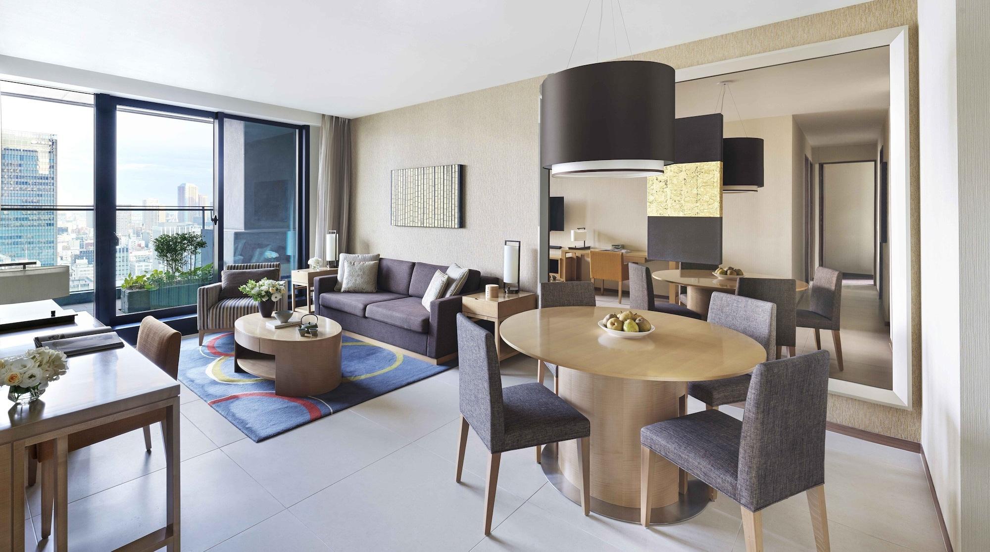 Oakwood Premier Tokyo Hotel Exterior photo A suite at the hotel
